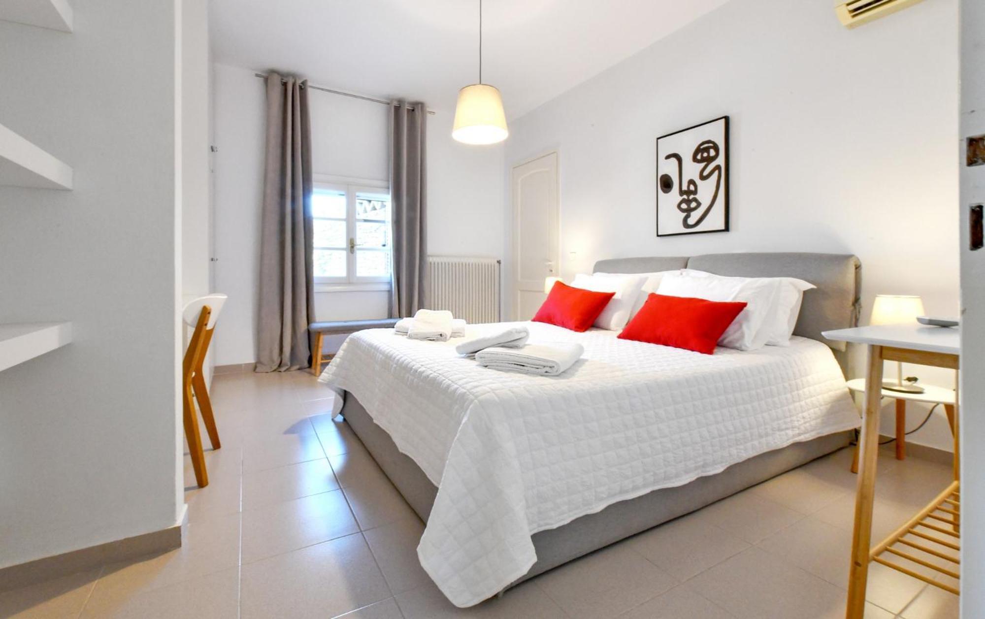 Amazing 2 Bedroom Apartment Overlooking The Marina Of Vourkárion المظهر الخارجي الصورة