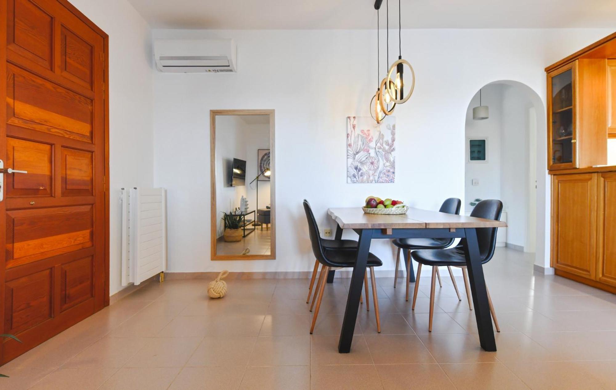 Amazing 2 Bedroom Apartment Overlooking The Marina Of Vourkárion المظهر الخارجي الصورة