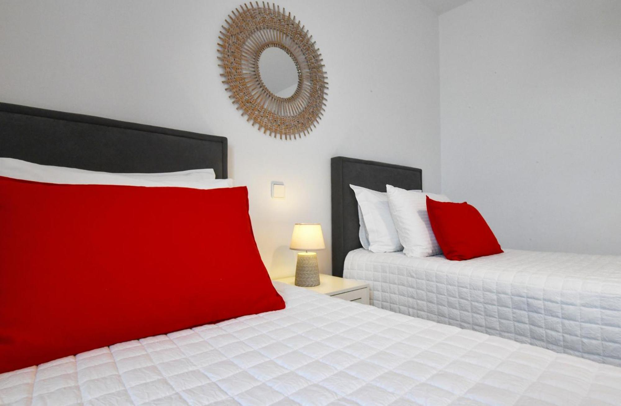 Amazing 2 Bedroom Apartment Overlooking The Marina Of Vourkárion المظهر الخارجي الصورة