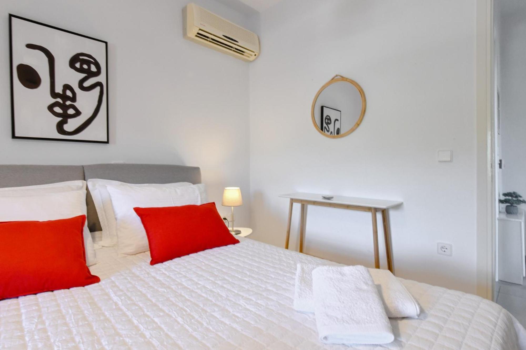 Amazing 2 Bedroom Apartment Overlooking The Marina Of Vourkárion المظهر الخارجي الصورة